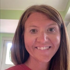 Meet your Posher, Caitlin